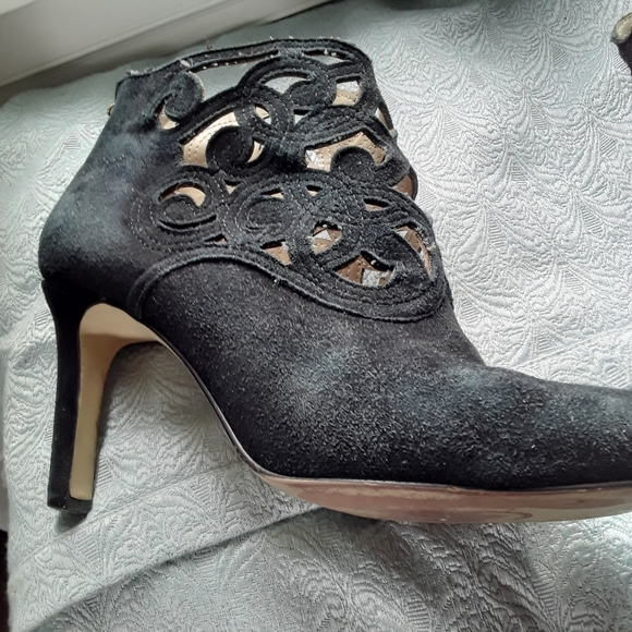 Adrienne Vittadini Black Suede leather Boots 8M - Picture 2 of 11